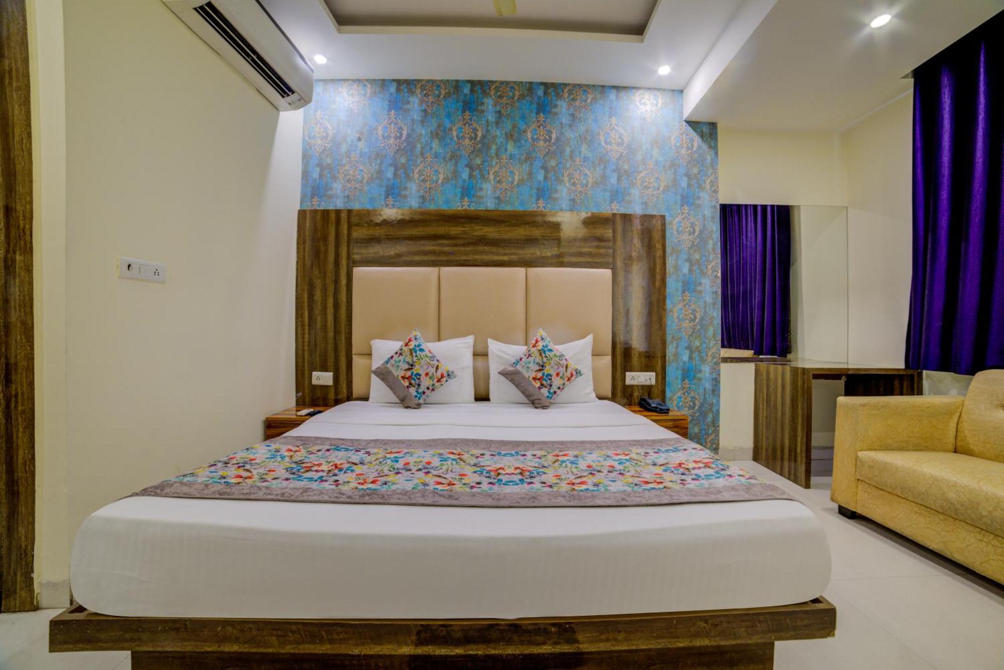 Hotel Smart Plaza By Smart Group New Delhi Exterior photo