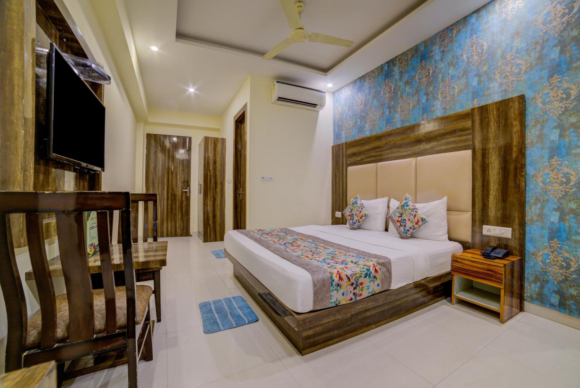 Hotel Smart Plaza By Smart Group New Delhi Exterior photo