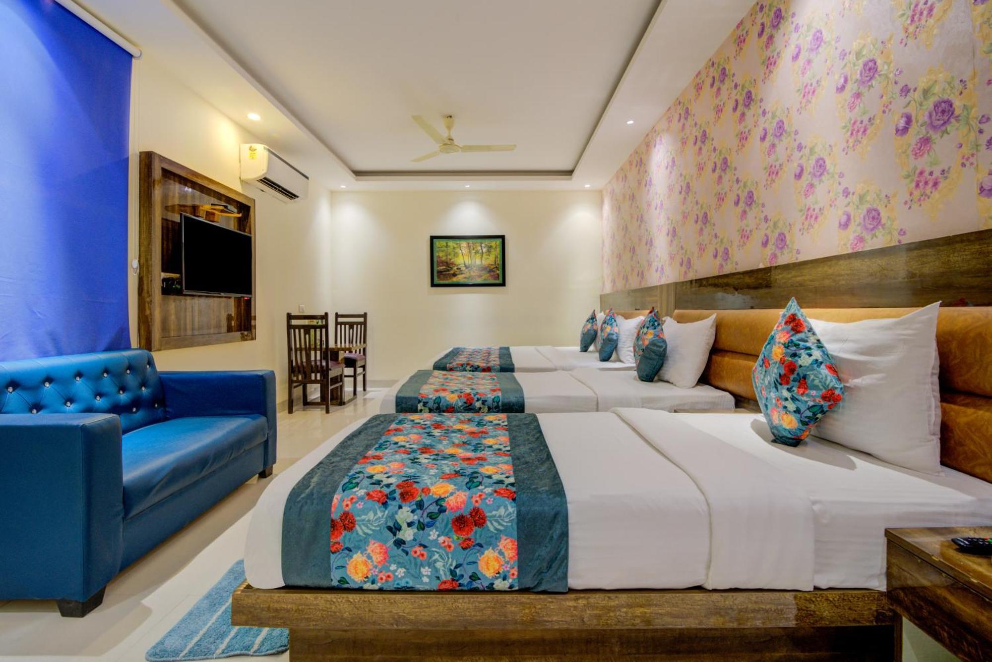 Hotel Smart Plaza By Smart Group New Delhi Exterior photo