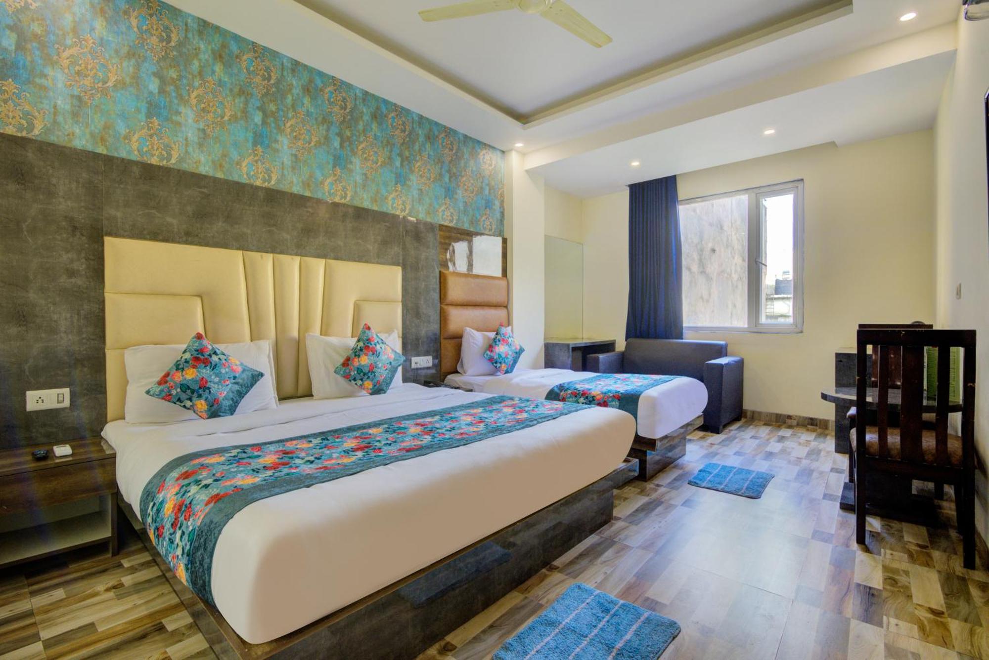 Hotel Smart Plaza By Smart Group New Delhi Exterior photo