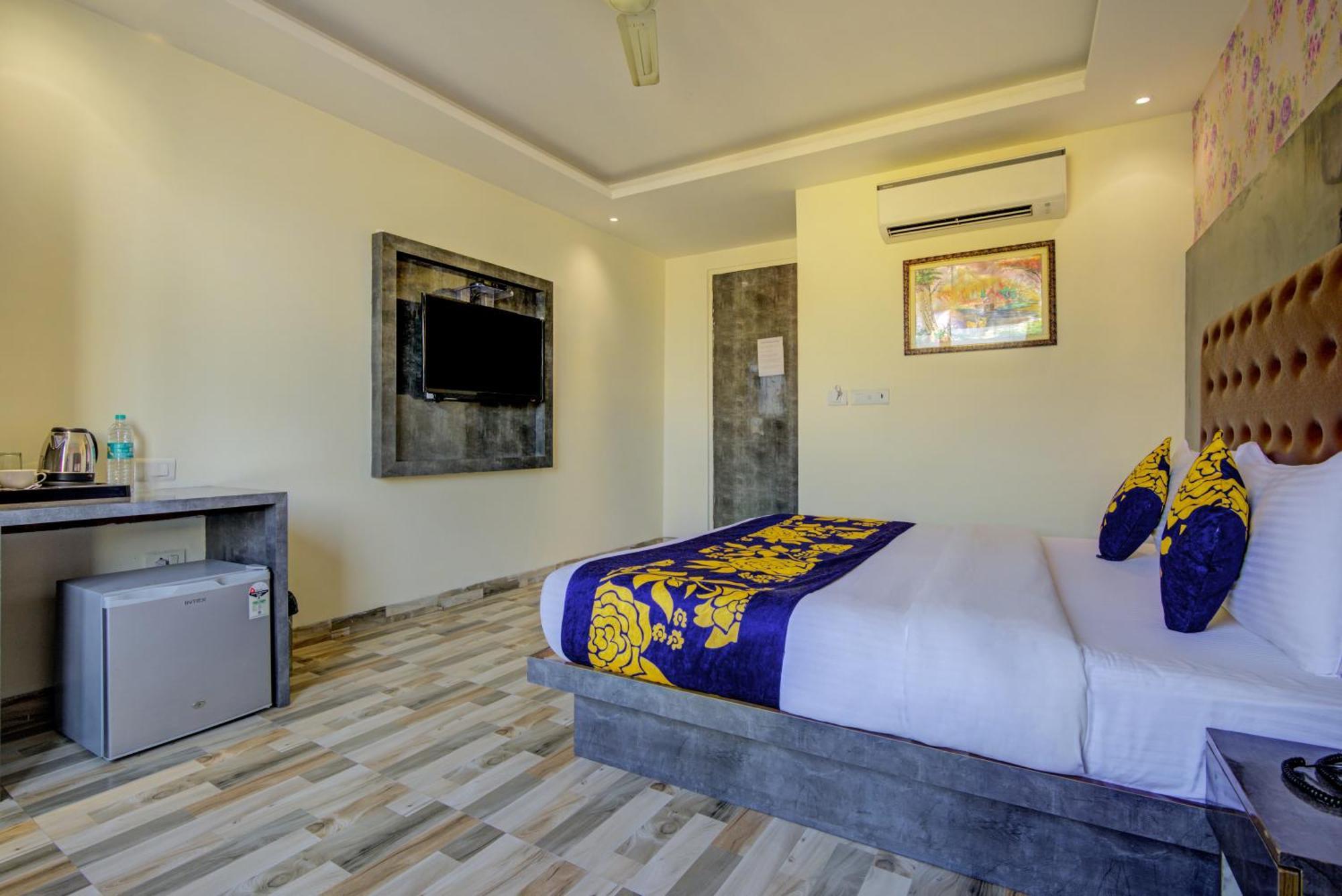 Hotel Smart Plaza By Smart Group New Delhi Exterior photo