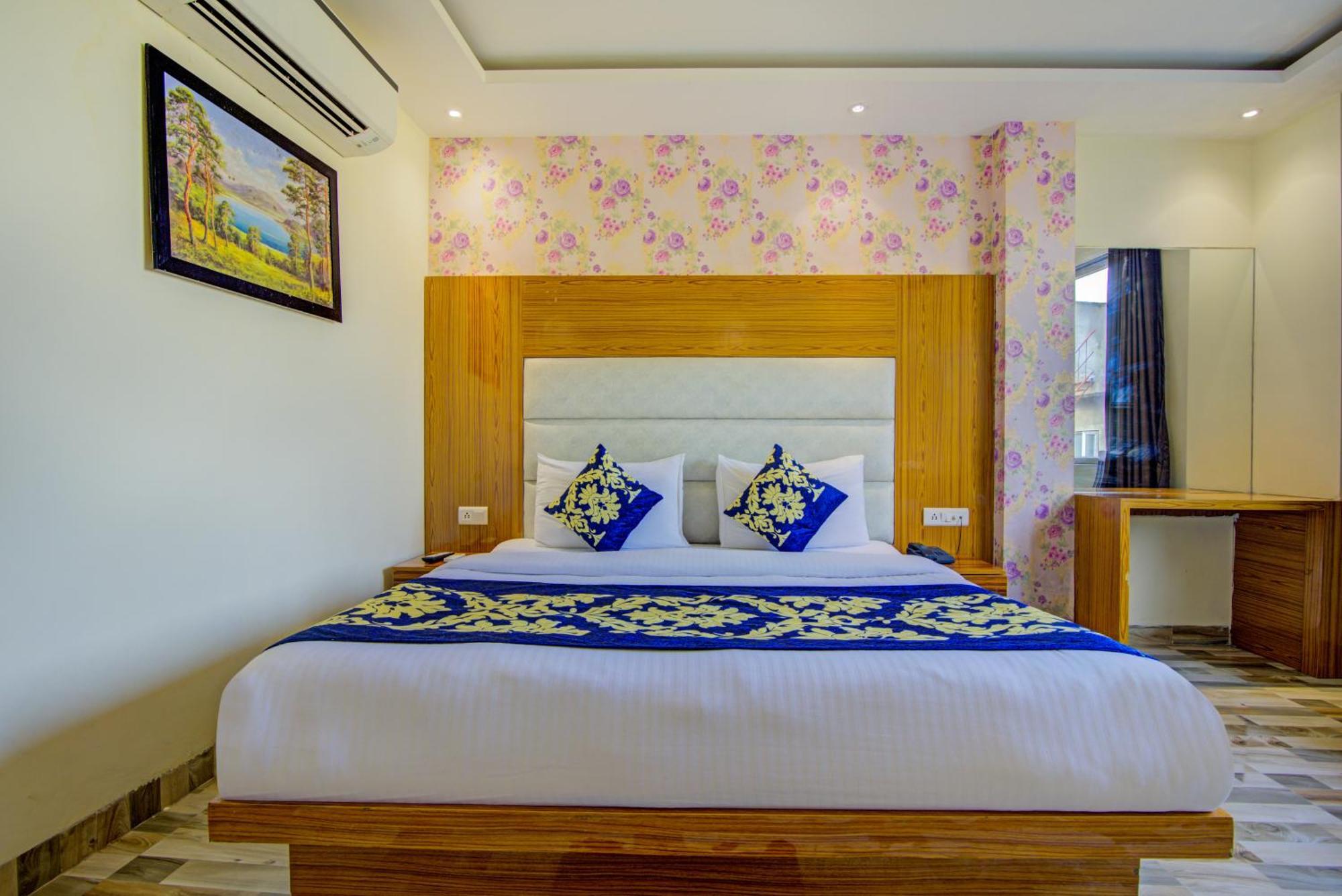 Hotel Smart Plaza By Smart Group New Delhi Exterior photo